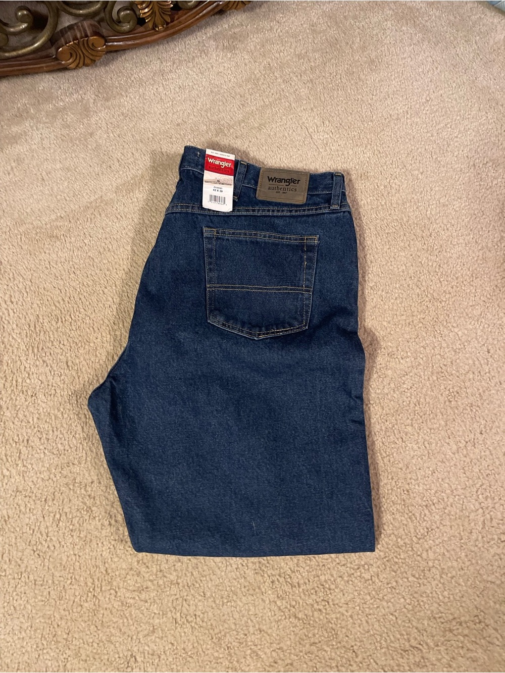 Wrangler Men’s Relaxed Fit Dark Blue Denim Jeans